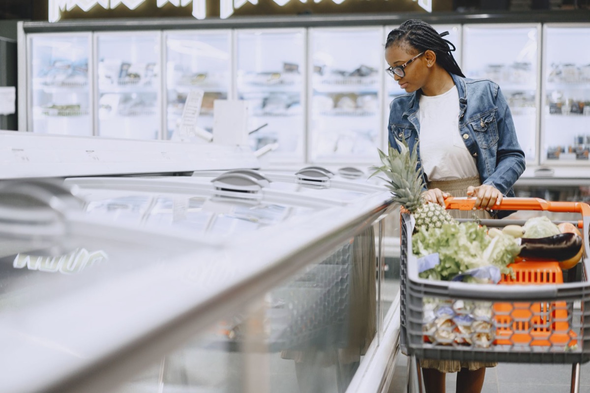 Günstige Lebensmittel einkaufen in Supermarkt