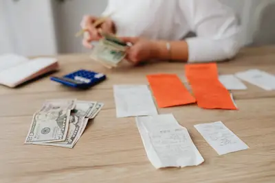 Effective budget tracking tips: Why track spending well
