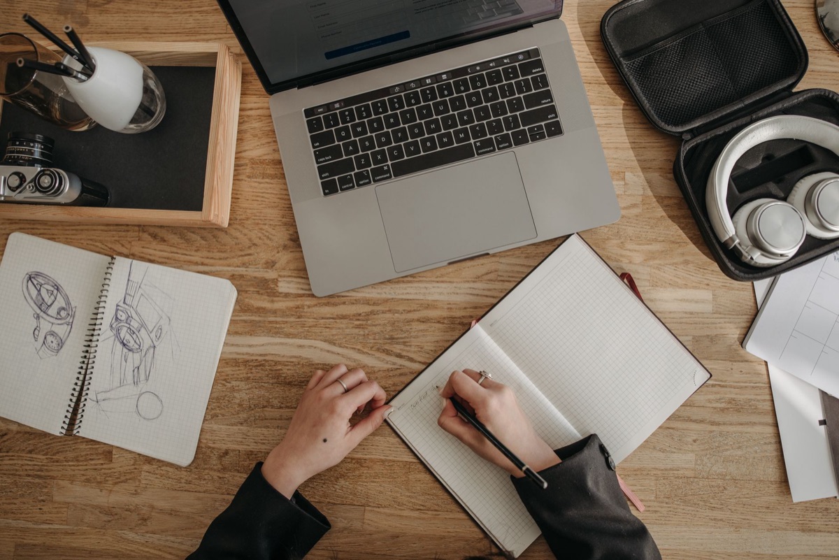 carnet de notes digital avec stylo